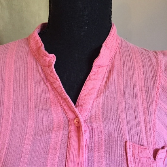 Woolrich Sleeveless Button-Down Shirt - Picture 2 of 9